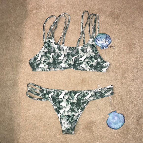 Show Me Your MuMu Other - NWT Show Me Your Mumu Pretty in Palms bikini Sz L